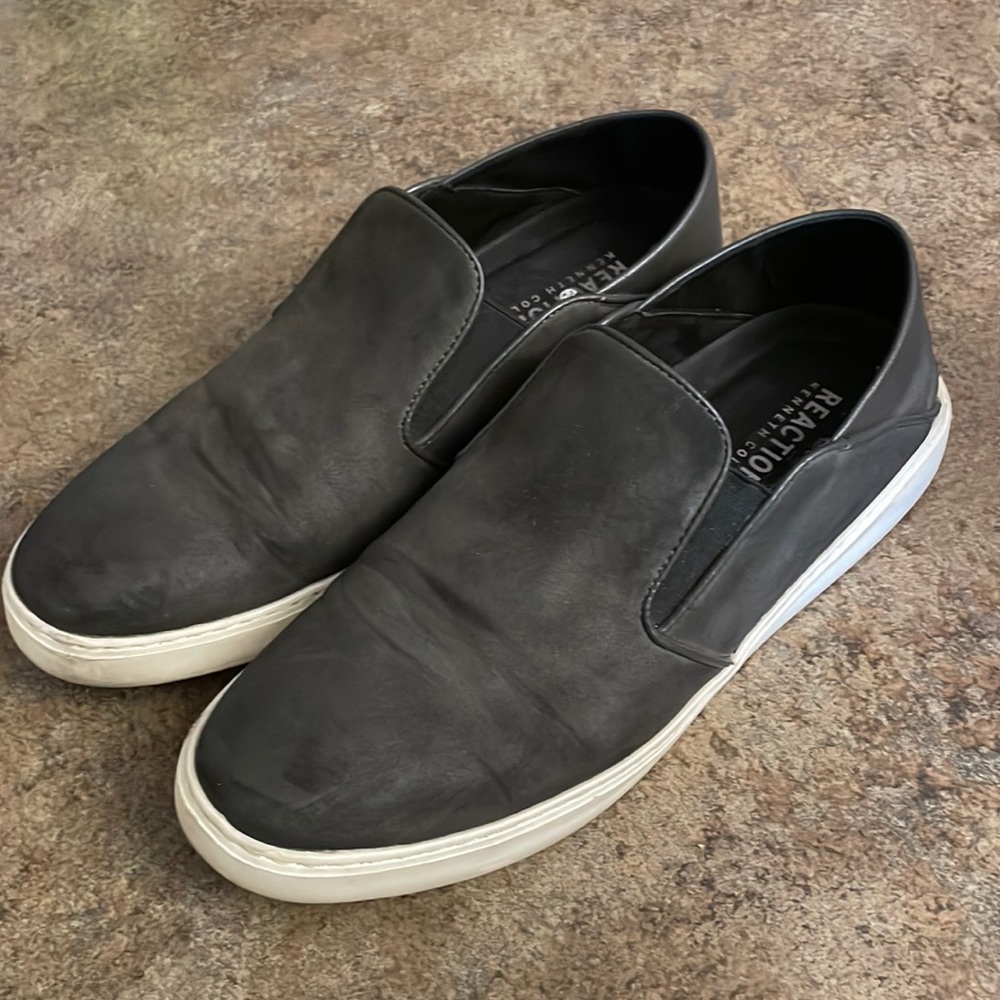 Mens slip on tennis shoes